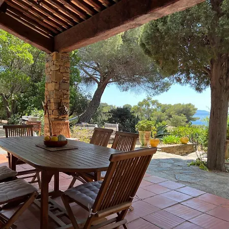 Les Stoechades Villa *