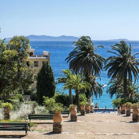 Les Stoechades Villa *