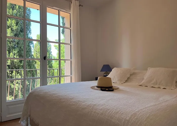 Les Stoechades Villa *